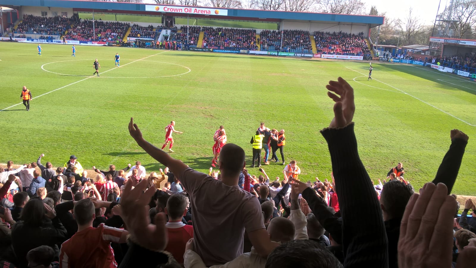 Sunderland fans celebrate the George Honeyman winner at Rochdale
